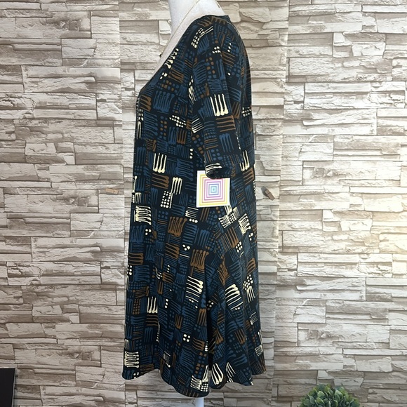 Lularoe pattern Perfect Tee. - Picture 3 of 12